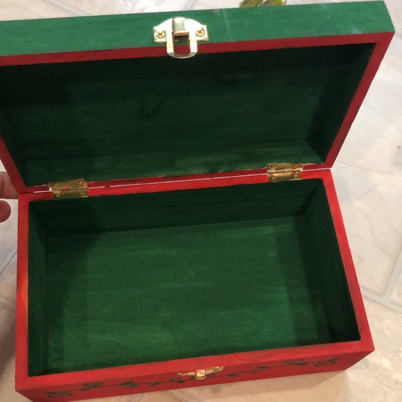 Painted box - Picture 3 of 3
